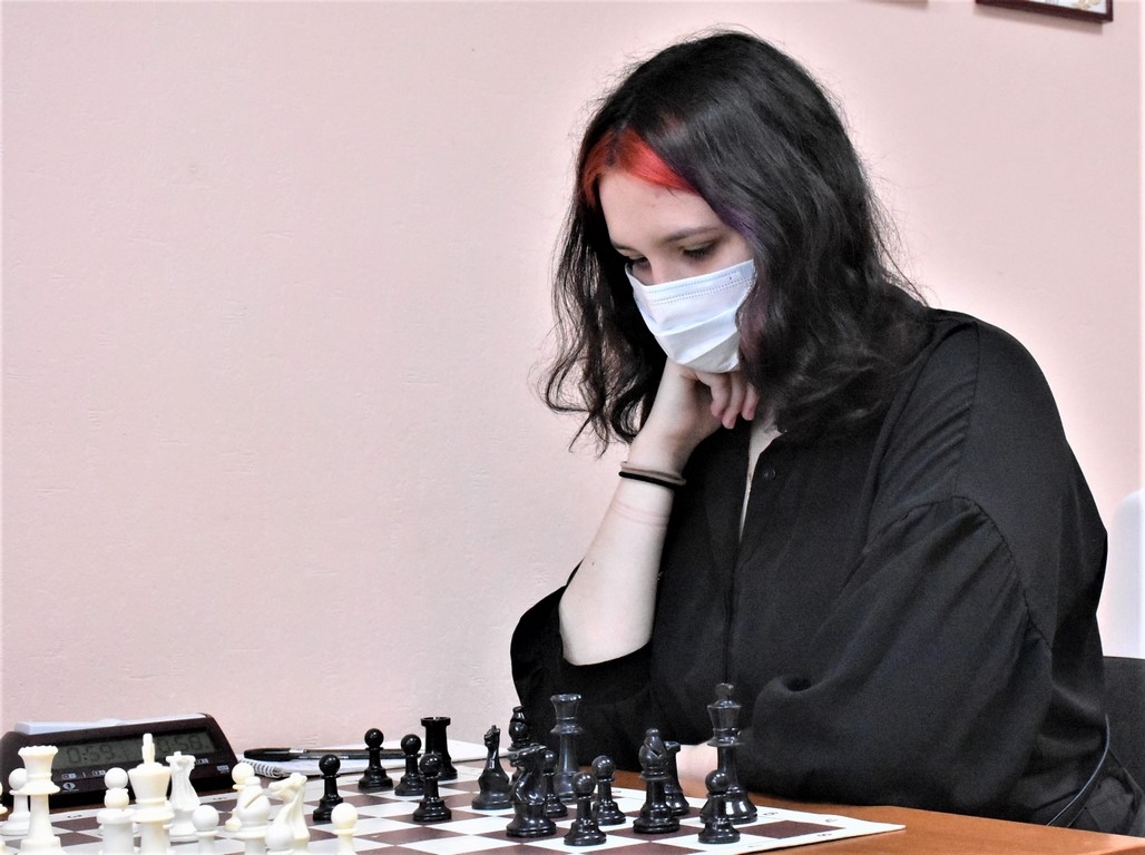 До пятнадцати и старше